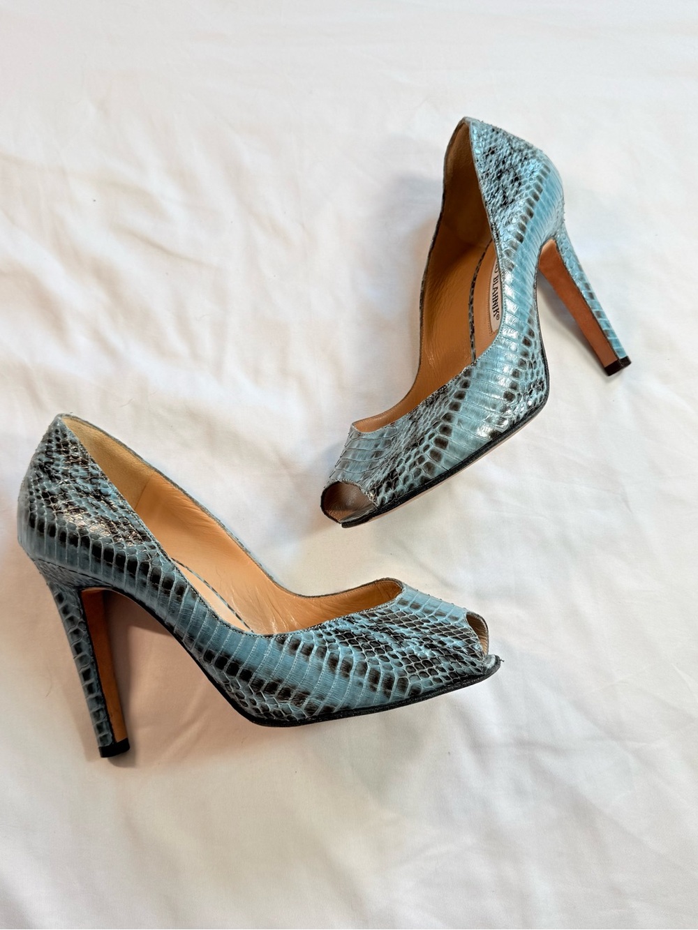 Manolo Blahnik Light Blue Snakeskin Peep-Toe Pumps | Size 38.5 / US 8–8.5